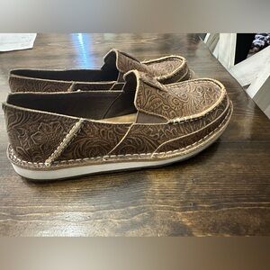 Ariat cruisers 8.5 women’s